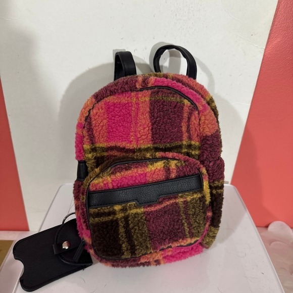 No  boundaries Fleece small backpack - Picture 1 of 5